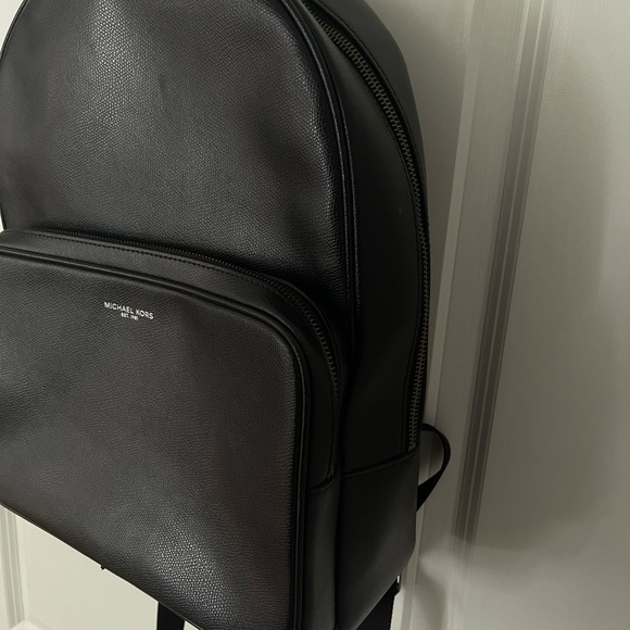 New Michael Kors BackPack - Picture 4 of 6